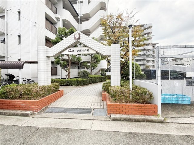 拡大写真:ジークレフ武庫川公園南棟 5階504のエントランス