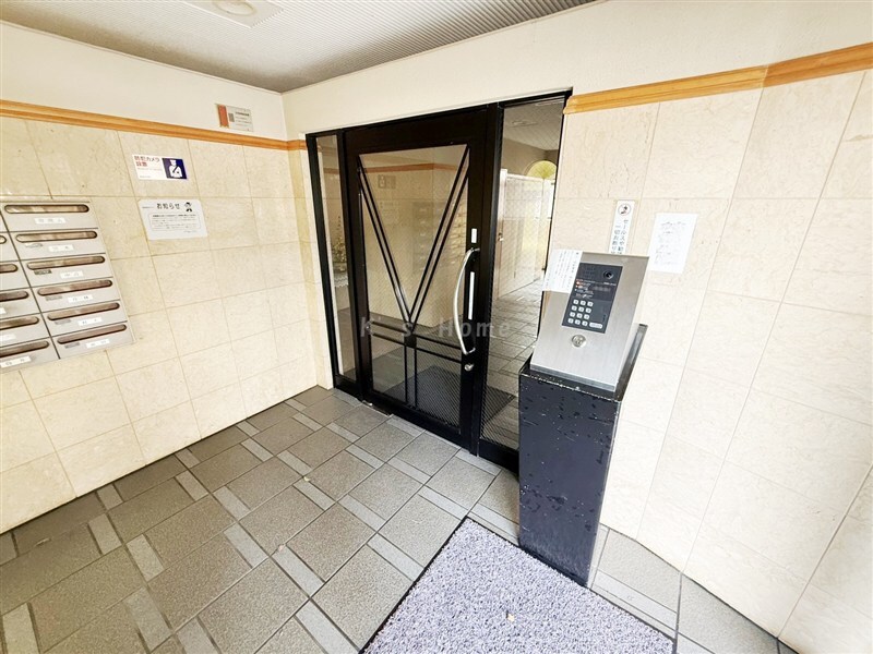 拡大写真:セレナ東甲子園 3階302のエントランス