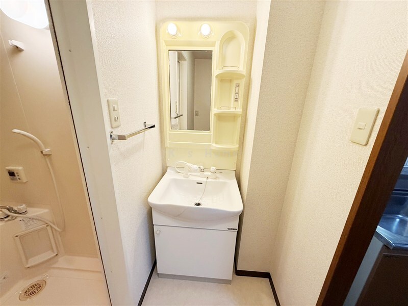 拡大写真:セレナ東甲子園 3階302の洗面所