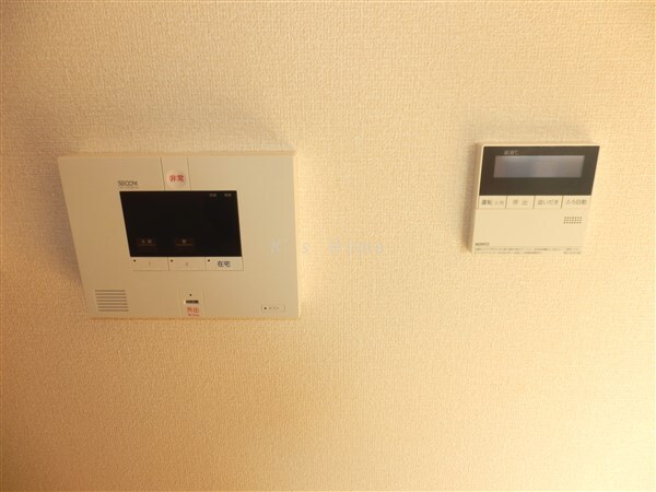 拡大写真:AQUILA上筒井通 1階103のTVモニターホン・追い焚き機能付き浴室リモコン