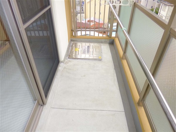 拡大写真:アロハ三宮 7階705のベランダ