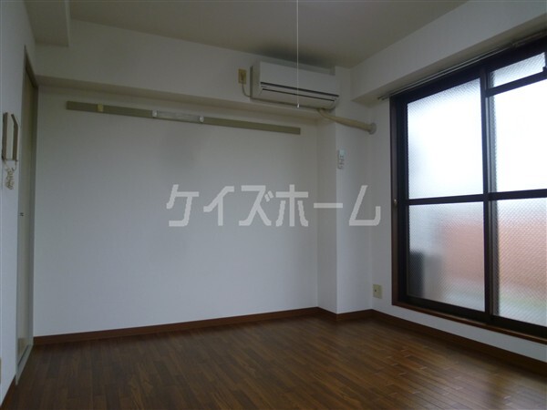 拡大写真:コンフォール湊川 4階402の洋室