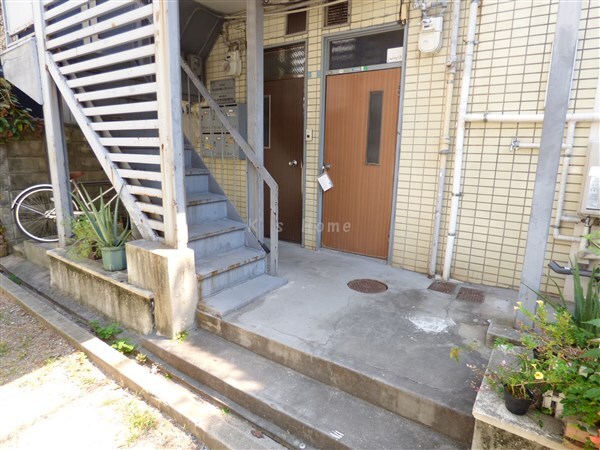 拡大写真:タカラ荘マンション 1階101のエントランス