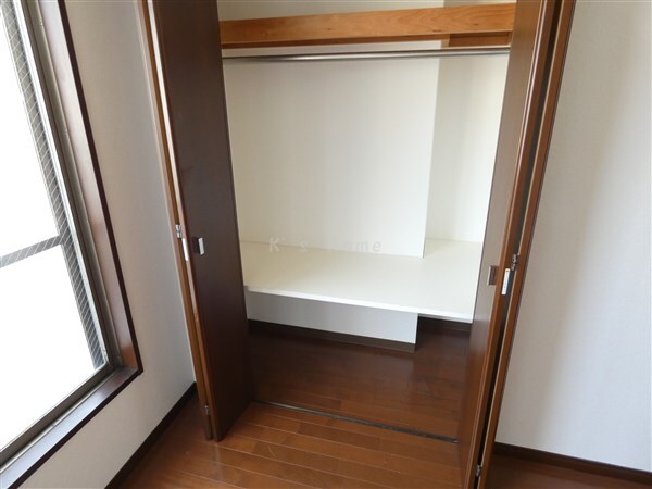 拡大写真:ウォームスヴィル中山手 10階1002の収納