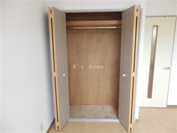 拡大写真：パピヨン青木 3階301の収納