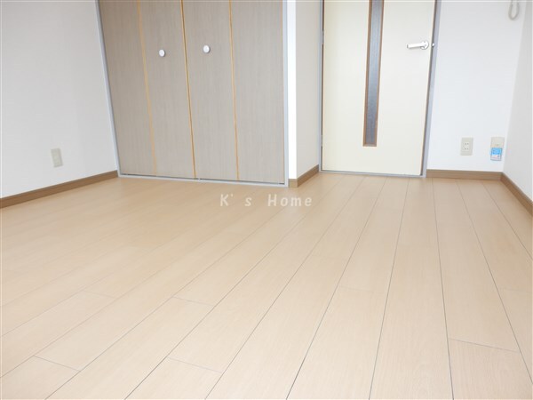 拡大写真：パピヨン青木 3階301の洋室
