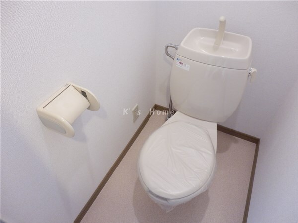 拡大写真：パピヨン青木 3階301のトイレ