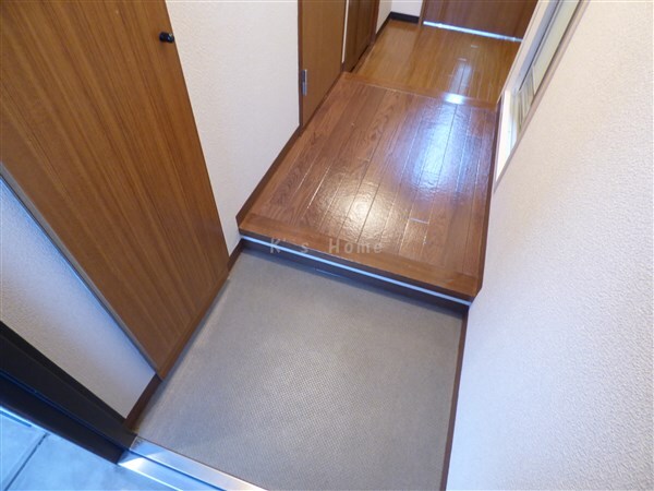 拡大写真:パインリッチⅠ 3階304の玄関