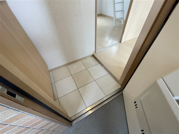 拡大写真:宝勝ハイツ 3階302の玄関
