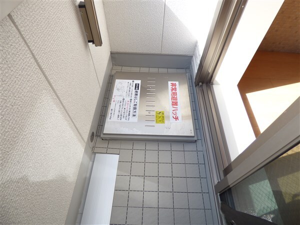 拡大写真:シャーメゾン清連 3階301のバルコニー