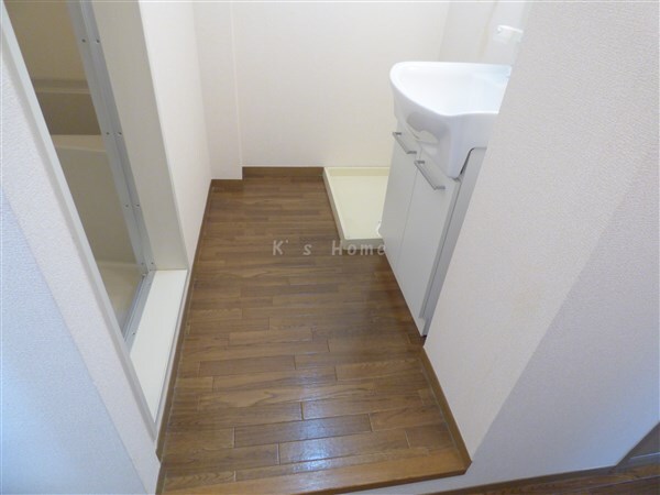 拡大写真:シャルマン岩屋 3階301の洗面所