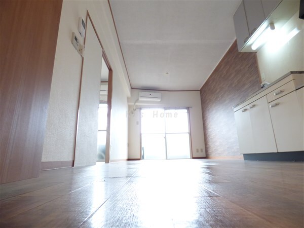 拡大写真：甲南メゾン春日 2階206の居間