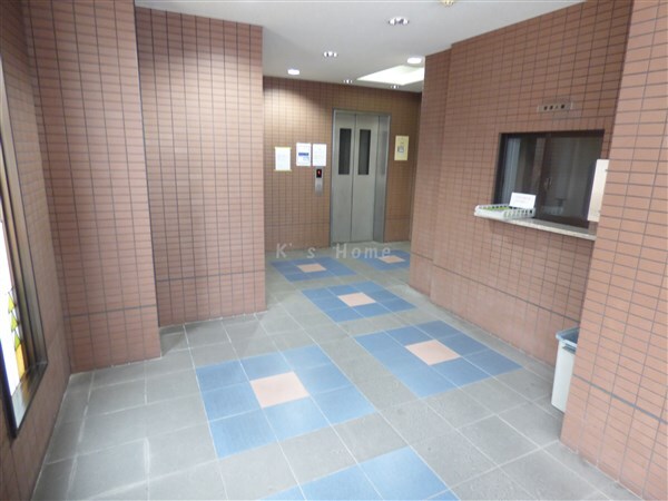 拡大写真:グローリー元町 8階802のエントランス