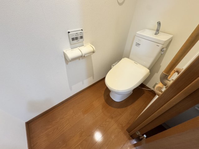 拡大写真:スカイハイツ日暮 2階201のトイレ