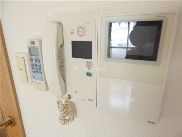 拡大写真:ロイヤルヒル神戸三ノ宮Ⅱ 7階701のTVモニターホンで来客時も安心です!