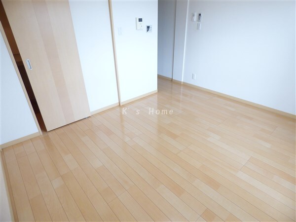 拡大写真:シャーメゾンMVⅡ 4階402の居間