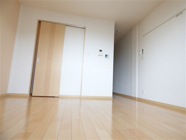 拡大写真:シャーメゾンMVⅡ 4階402の居間