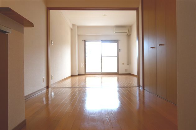 拡大写真:MuMoMi上沢 3階307の居間