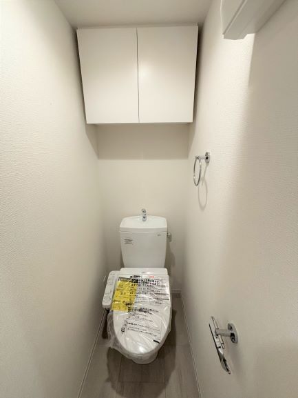 拡大写真:セレニテ神戸駅前アリエ 13階1303のトイレ