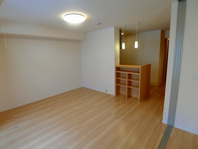 拡大写真:西宮市甲子園七番町 1階104の居間