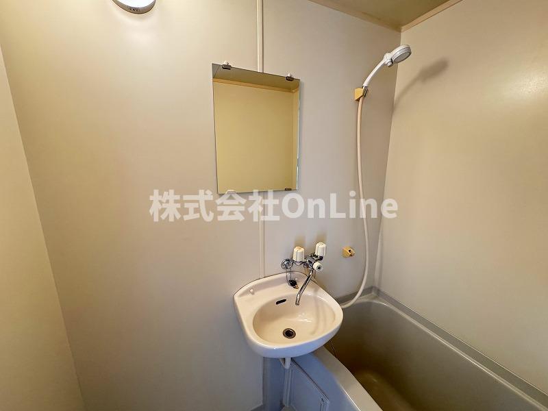 拡大写真:東大阪市小阪本町1丁目 4階401の洗面所