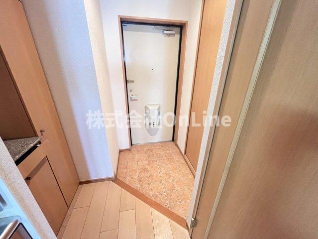 拡大写真:アドニスコート加美 5階503の玄関