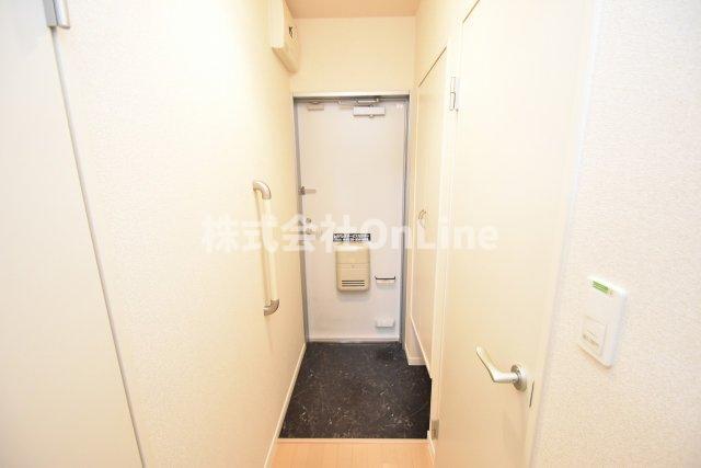 拡大写真:レオネクストみやびⅡ 2階208の玄関