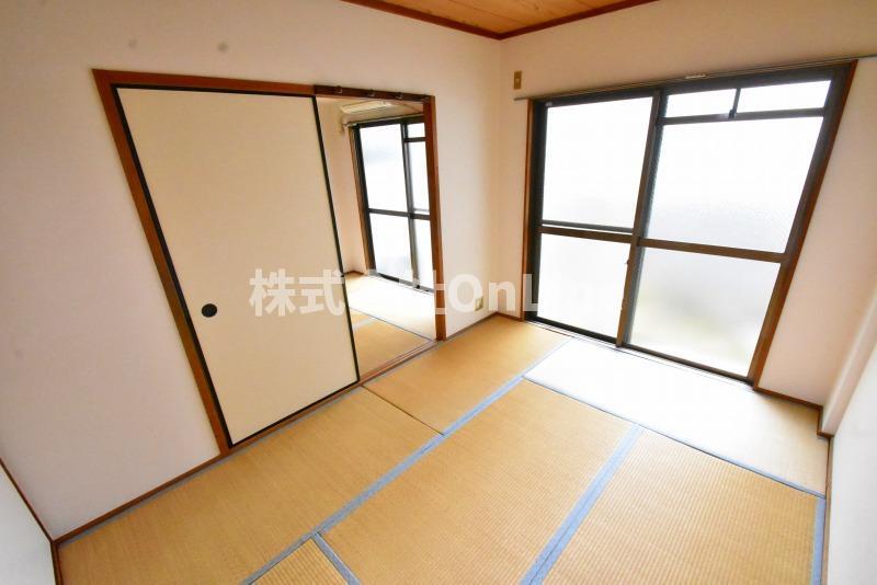 拡大写真:東大阪市長堂3丁目 2階206の居間