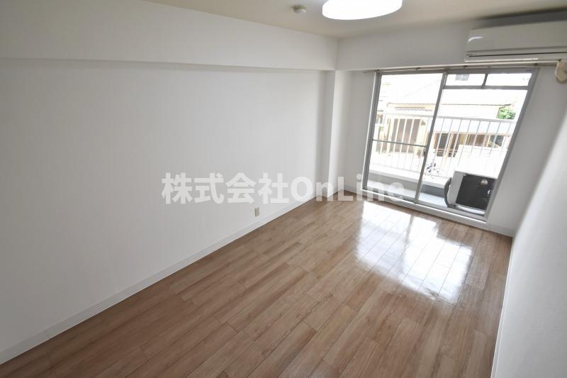 拡大写真：東大阪市荒本新町 5階503の居間