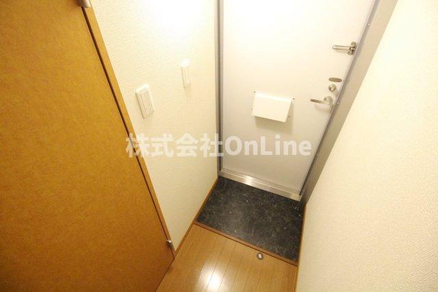拡大写真:レオパレスヴィヴレⅡ 3階304の玄関