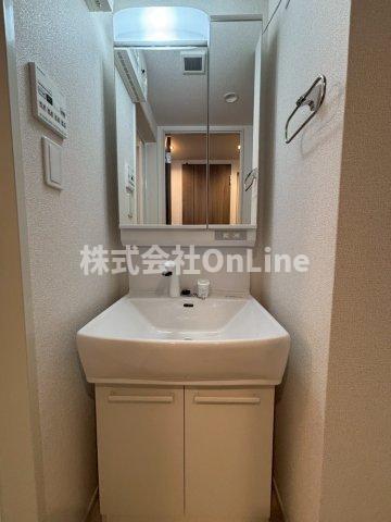 拡大写真:大阪市生野区中川2丁目 1階106の独立洗面台
