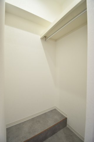 拡大写真:南堀江スカイハイツ 7階710の収納