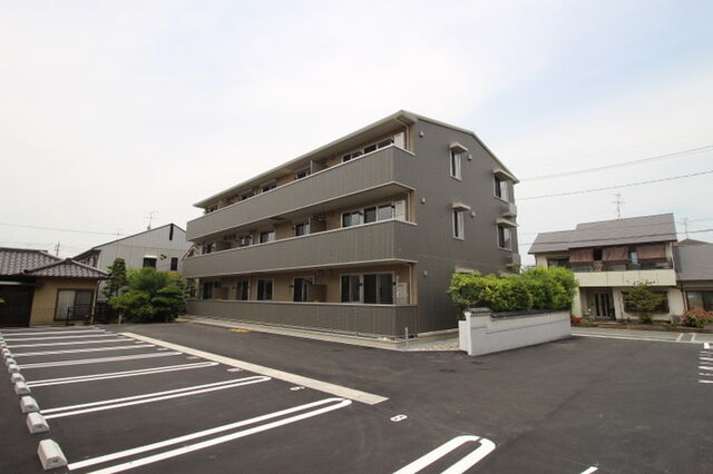 ゼンティール川崎地の外観
