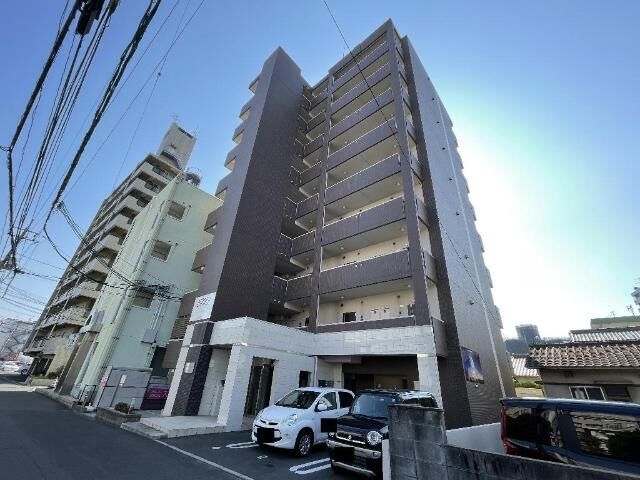 拡大写真:レジデンスアイリス医大南 2階201の外観写真(昼)