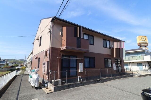 シャトレアン津高 C棟の外観