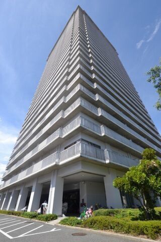 ファミールタワープラザ岡山イーストタワーの外観