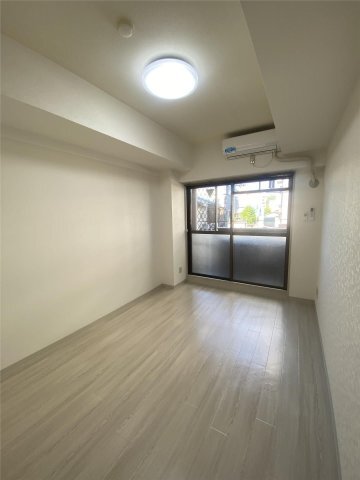 拡大写真：グランディール門田屋敷 2階208の居間