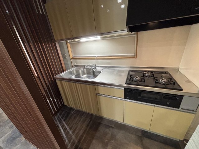 拡大写真：第一コーポ　 3階302のキッチン