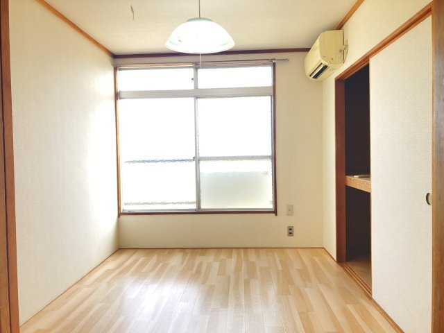 拡大写真:臼井コーポ 2階202の居間