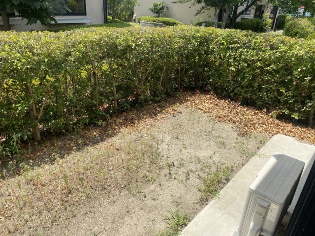 拡大写真：サンビレッジ西大寺　A 1階101の庭