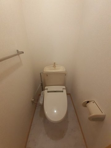 拡大写真:サニースポットB 2階203のトイレも気になるポイント
