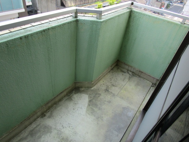 拡大写真：プレアール野田屋町 4階402のバルコニー