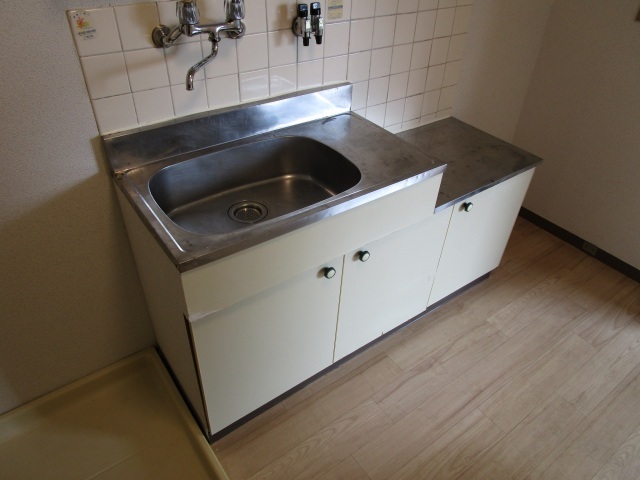 拡大写真：プレアール野田屋町 4階402のキッチン