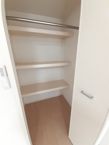 拡大写真:Mode Eight Ⅱ 1階110の大きなスペースがあり、収納には困りません