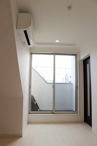 拡大写真:GRANDTIC REALISER 2階201の洋室