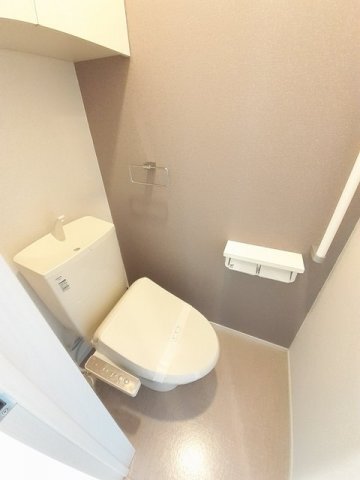 拡大写真:ベッラ ヴィタ 2階201のトイレです