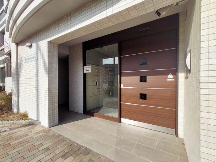 拡大写真:Shallow Garden B棟 2階201のエントランス