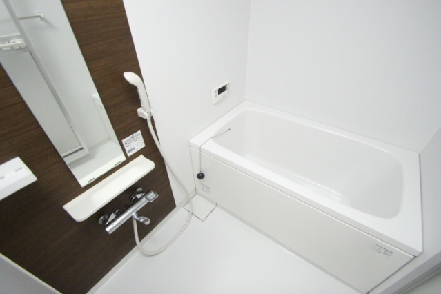 拡大写真:LST Okadai South 4階409の風呂
