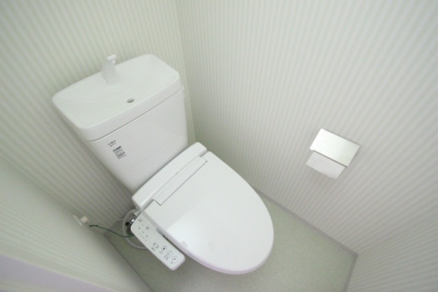 拡大写真:LST Okadai South 4階409のトイレ