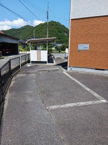 拡大写真:サンシティ臼井 1階101の駐車場があるので、車を買う予定の方も安心です